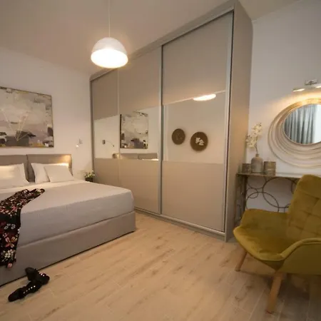 Kamara Santorini Hotel